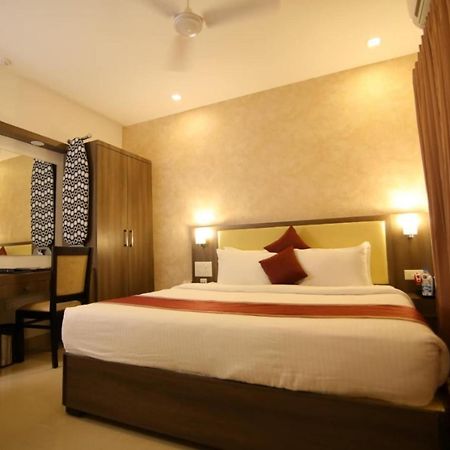 Hotel Monarch Кожикоде Экстерьер фото