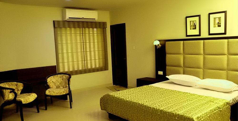 Hotel Monarch Кожикоде Экстерьер фото